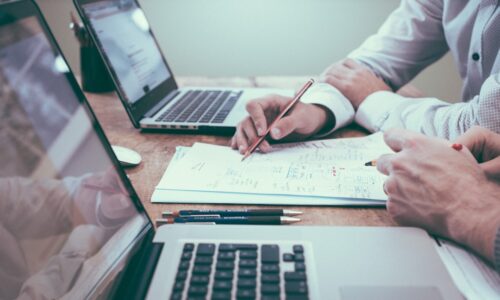 Cum să implementezi practici agile în managementul echipei tale