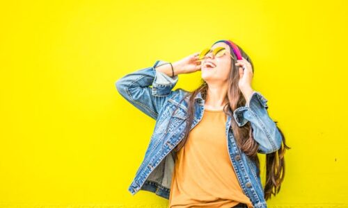 DailyZoom – platforma care privește mai atent realitatea din România