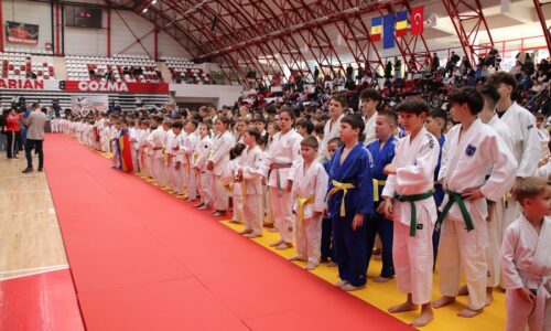 Cupa Motiuashi 2025 – Prima ediție a devenit competiție internațională! Sute de sportivi pe tatami și un moment emoționant alături de Sensei Petre Moțiu