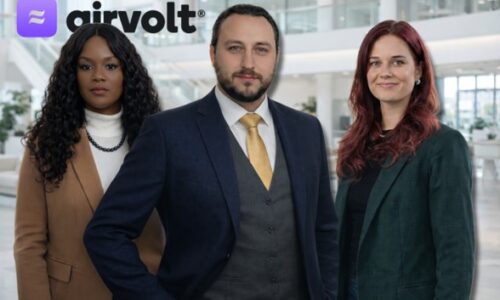 Airvolt Inc. își consolidează leadershipul global prin numirile Angelei Mincey, Chief Operations Offficer, și ale lui Alice Alieva, Advisor pentru Relația cu Investitorii   Austin, TX – Middletown, DE – Bucharest, RO – Istanbul, TR — Airvolt Inc., compania de tehnologie media și infrastructură pentru aer curat care redeﬁnește publicitatea out-of-home responsabilă, anunță astăzi numirea Angelei Mincey, MBA în funcția de Co-Fondator și Director Operațional (Chief Operating Ofﬁcer), precum și a lui Alice Alieva în rolul de Consilier Strategic pentru Relații cu Investitorii.  Aceste numiri reﬂectă angajamentul continuu al Airvolt de a construi o infrastructură durabilă, etică și pregătită pentru standarde instituționale, la intersecția dintre aer curat, media și încrederea publică.   Angela Mincey, MBA, numită Co-Fondator și Director Operațional